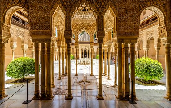 Patio de los Leones - Alhambra de Granada