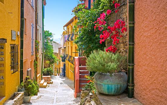 Pastel coloured houses in Collioure