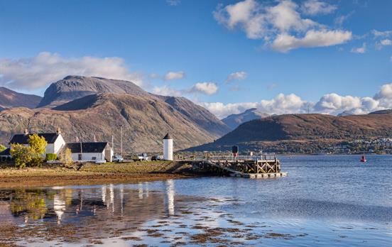 Blick auf den Ben Nevis über Loch Linnhe