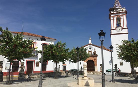 The sleepy town square of Cortelazor