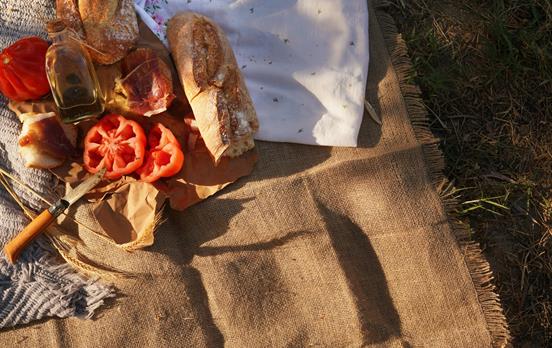 Enjoy al-fresco picnic lunches