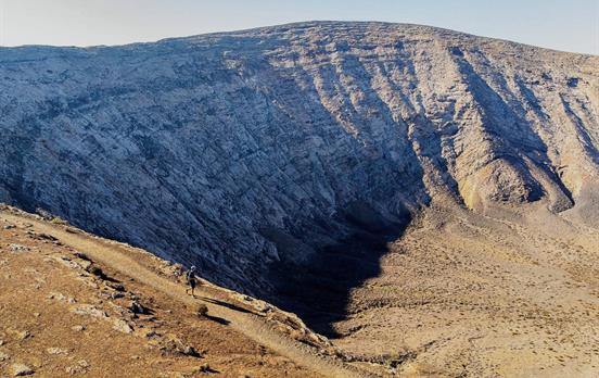 The dramatic crater rim of Caldera Blanca