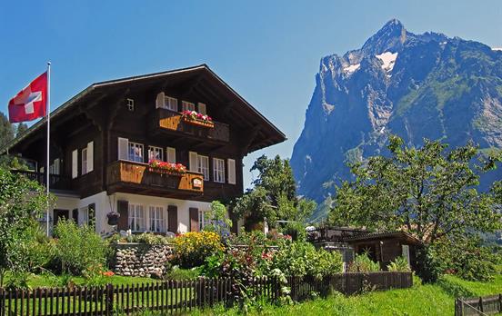 House in front of the Eiger