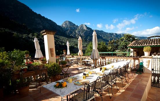 Stay overnight in boutique finca-style hotels