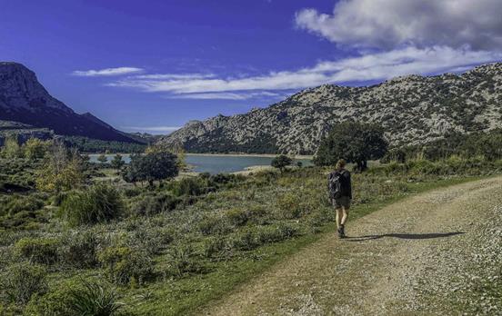 Entlang des Cuber Stausee