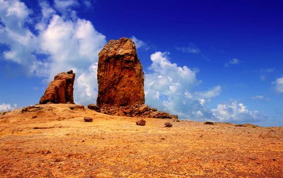 The distinct pinnacles of Roque Nublo