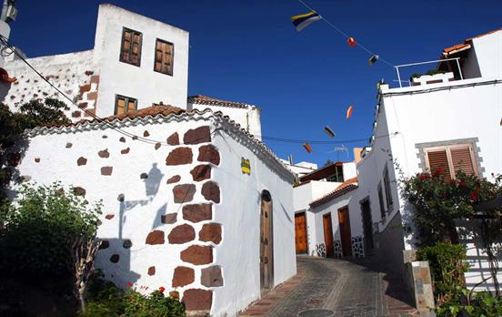 Explore charming whitewashed villages