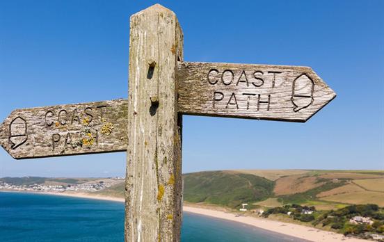 Wegweiser am South West Coast Path