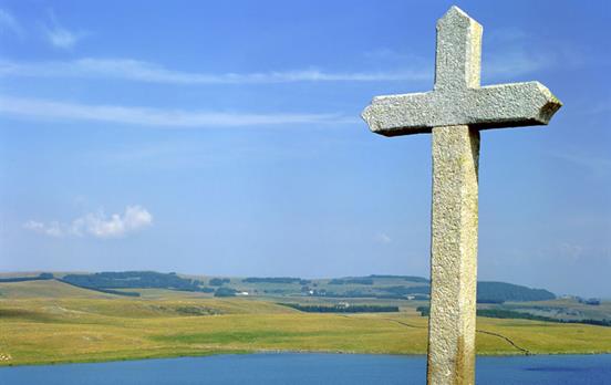 Ancient crosses en route