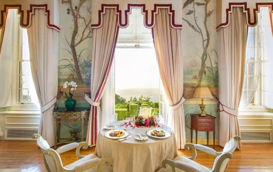 Breakfast at you Sintra palacio