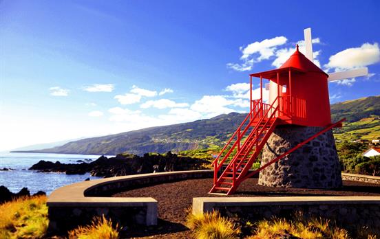 Pico lighthouse