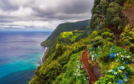Viewpoints over turquoise blue waters