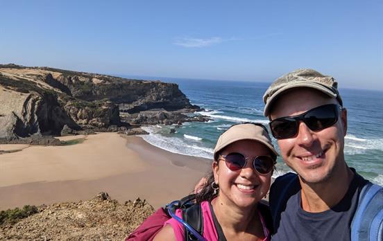 Happy hikers on on the trail!