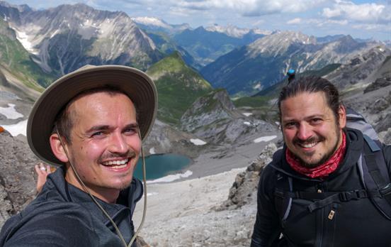 Glückliche E5-Wanderer