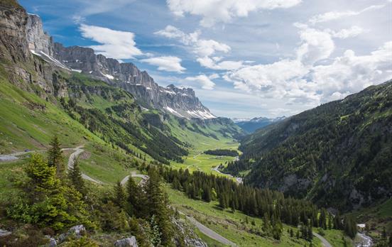 Walk over the Klausenpass (1948m)