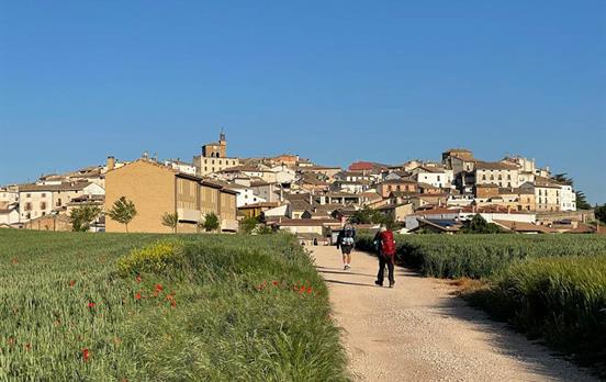 Pilgrim on the way to Cirauqui