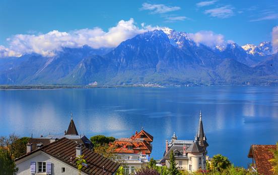 Sicht über Montreux und den Genfersee