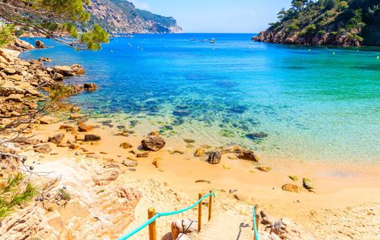 Walk to the beach at Aiguablava