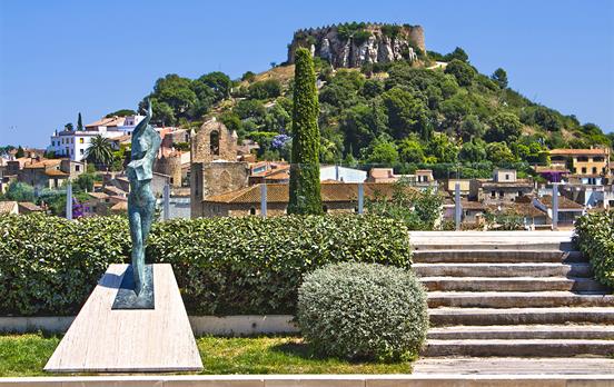 Start your trip in the stunning town of Begur