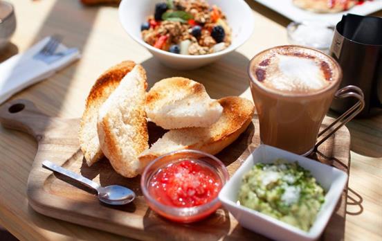 A relaxed breakfast on the Catalan coast