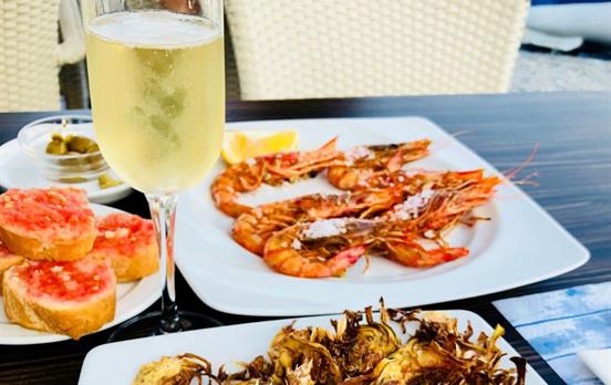 Catalan wine and food by the coast