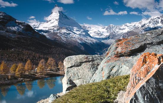 ViewacrosstotheMatterhorn