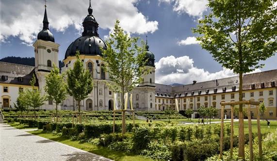 Why Choose Macs Adventure to book your walking holiday in Germany?