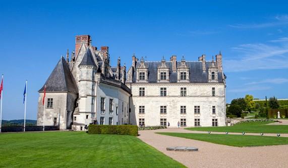 Why Choose Macs Adventure to book your Cycling holiday in Loire?