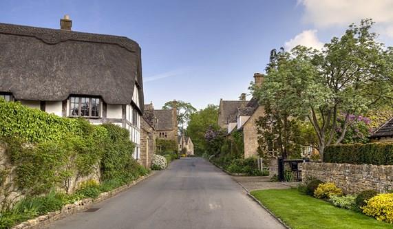 Download your Macs Cotswold Hiking Guide