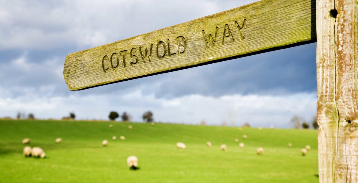 How many days to hike the Cotswold Way?